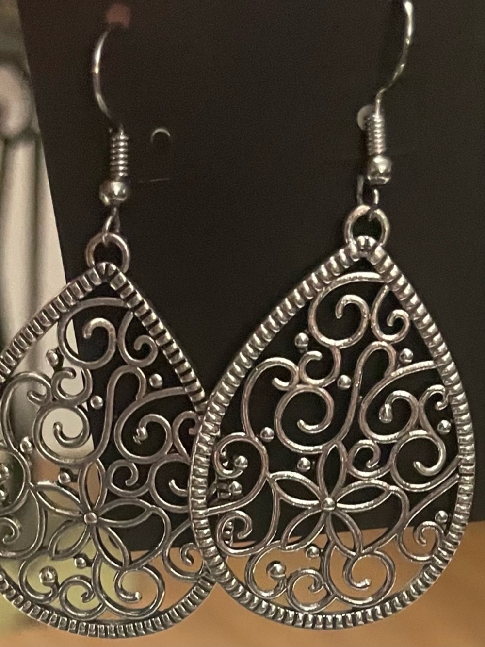 Silver Filigree Teardrop Earrings NWT’s.